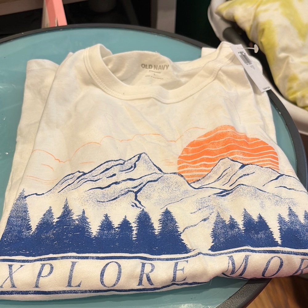 Old Navy Mountain Graphic Tee